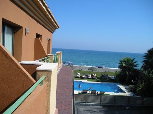 Axarquia Beach Hotel ألماياتيه باخو المظهر الخارجي الصورة